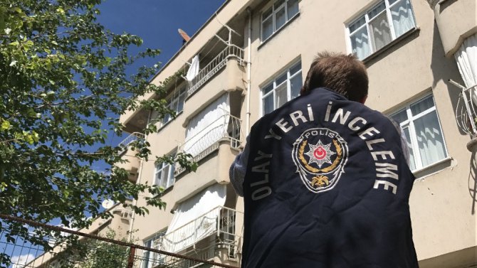 Dördüncü kattan düşen küçük kız ağır yaralandı