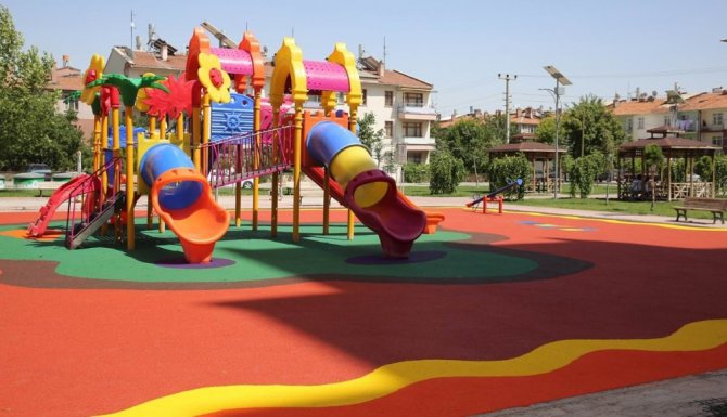 Selçuklu’da çocuk oyun grupları revize ediliyor