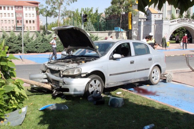 Yeni evli çifti kaza ayırdı