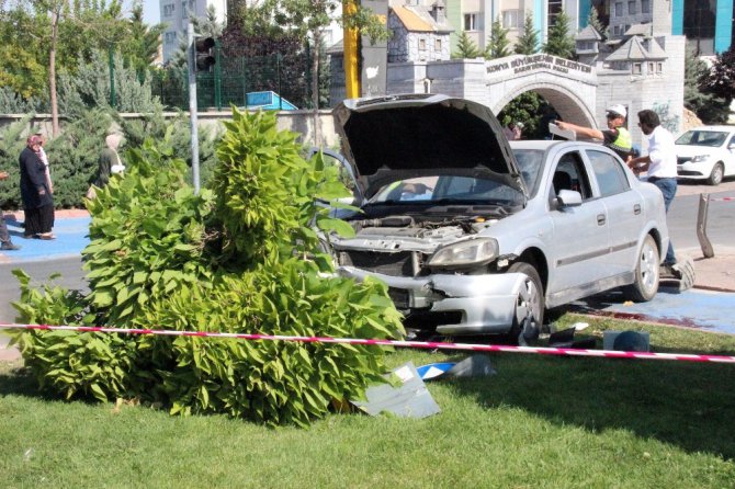 Yeni evli çifti kaza ayırdı