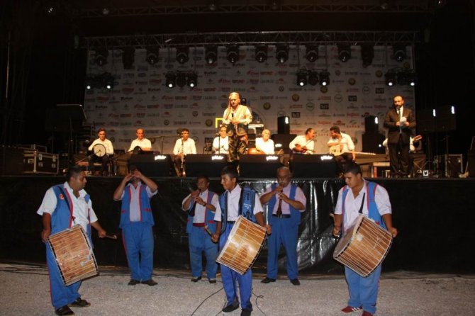 Coşkun Sabah Kalkınma Şöleni’nde konser verdi