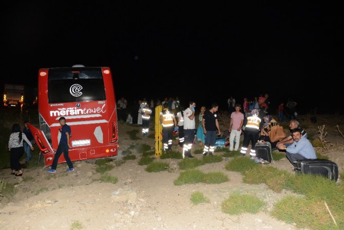 Sürücüsü beyin kanaması geçiren otobüs şarampole indi: 29 yaralı
