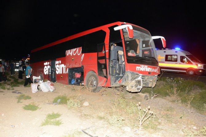 Sürücüsü beyin kanaması geçiren otobüs şarampole indi: 29 yaralı