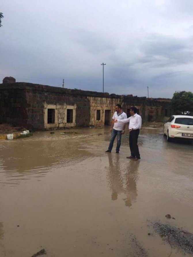 Ereğli Belediyesi, sele maruz kalan bölgelere anında müdahale etti