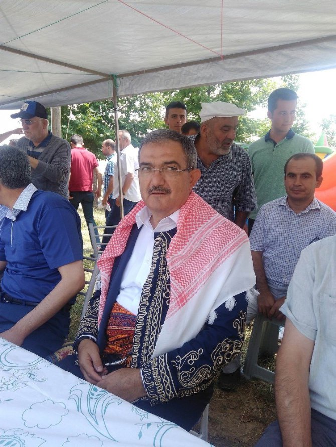 Rektör Şahin, bu yıl şenlik ağalığı yaptı