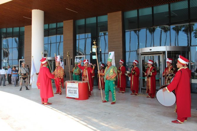 Beyşehir Belediyesi’nden şehit aileleri ve gazilere ‘Mehteran’ jesti
