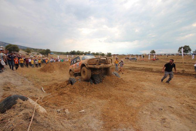 Beyşehir’de nefes kesen off-road yarışları