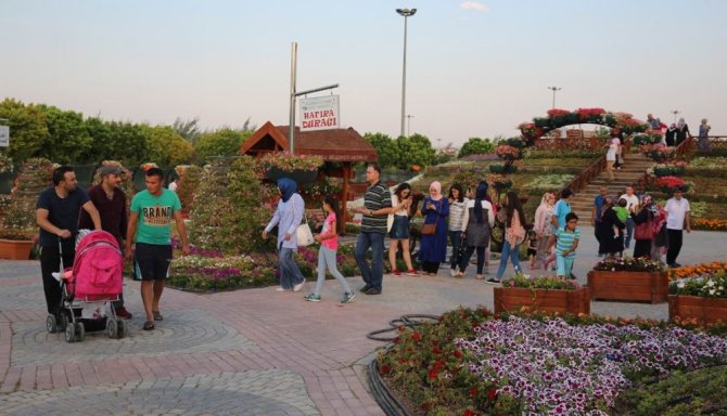 Kelebekler Vadisi Parkı hafta sonu binlerce misafiri ağırladı