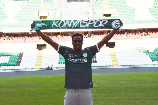 Atiker Konyaspor’a Gabonlu forvet