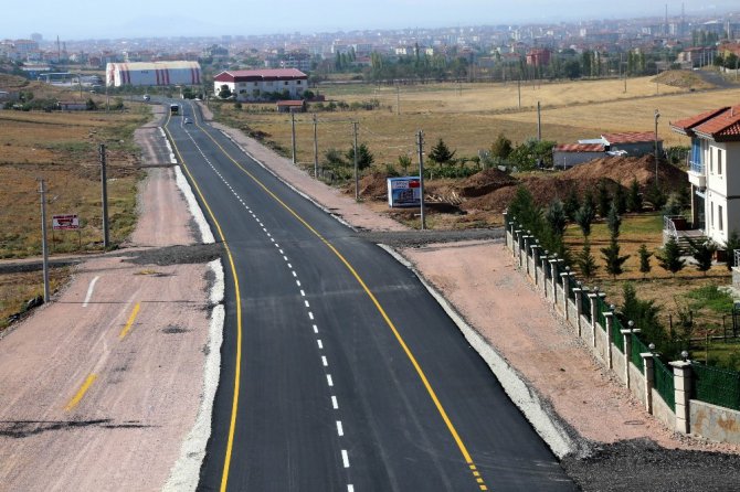 Aksaray’da 2 kilometrelik yeni TOKİ yolu hizmete açıldı