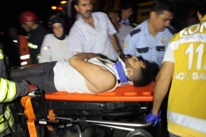 Emniyet kemeri takmayan sürücü tır altında sıkıştığı yerden 2 saatte kurtarıldı