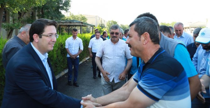 Başkan Yazgı’dan kurban bayramı öncesi işçilere ikramiye jesti