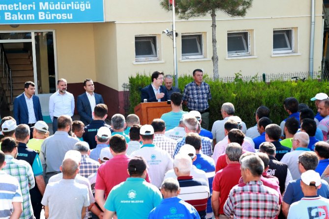 Başkan Yazgı’dan kurban bayramı öncesi işçilere ikramiye jesti