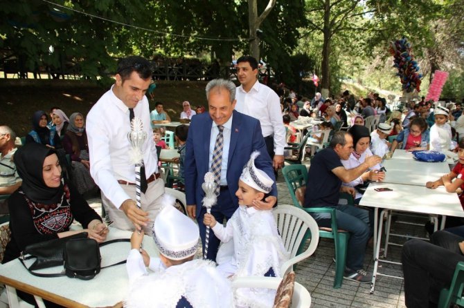 Akşehir Belediyesi 14. Geleneksel Sünnet Şöleni yapıldı