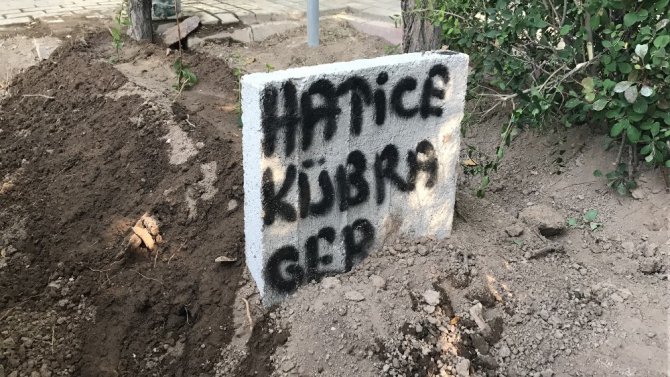 Konya’da 5’inci kattan düşerek hayatını kaybeden çocuk toprağa verildi