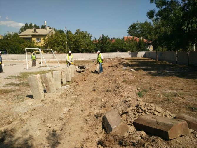 Seydişehir’de okul bahçeleri düzenleniyor