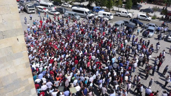 Sultanhanı ilçe olmayı kutluyor