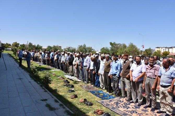 Sultanhanı ilçe olmayı kutluyor
