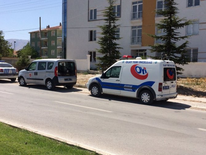 Asansör boşluğuna düşen işçi hayatını kaybetti
