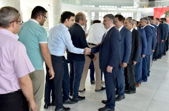 Başkan Akyürek, belediye personeliyle bayramlaştı