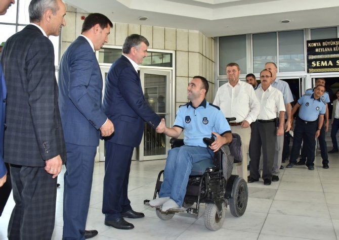 Başkan Akyürek, belediye personeliyle bayramlaştı