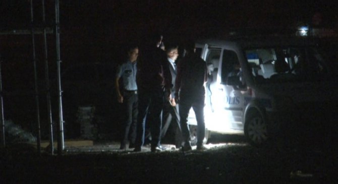 Boşanmak üzere olduğu karısının evinin karşısında intihar girişiminde bulundu