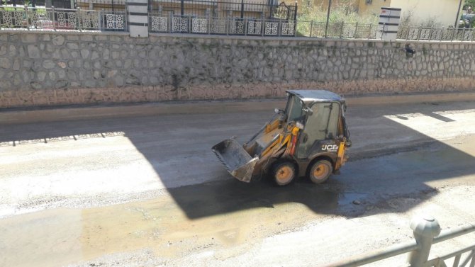 Aksaray Belediyesi Uluırmak’ı temizledi