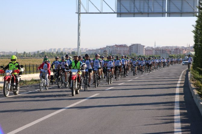 Beyşehir Gölü etrafında bisiklet turu başladı