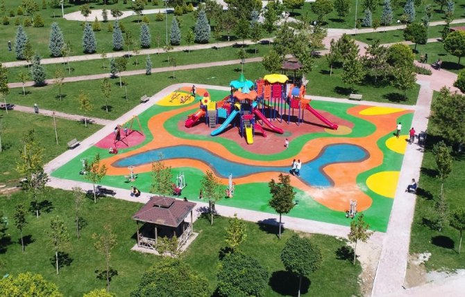Selçuklu’da çocuk parkları renkleniyor