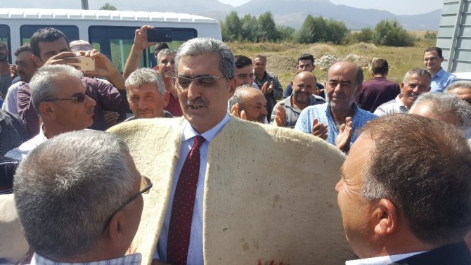 Konuk; “Çiftçimizin sorunlarına çare olacak işler yapıyoruz”