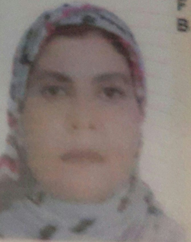 Eşi ve eve gelen misafirini bıçaklayarak öldürdü