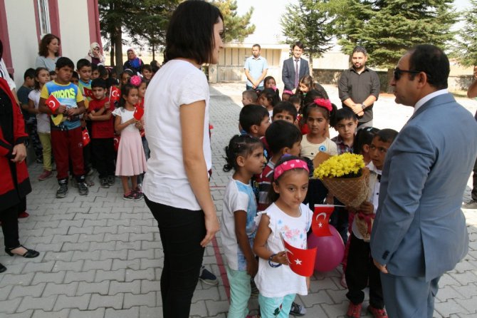 Kulu’da 7 bin 700 öğrenci için ders zili çaldı