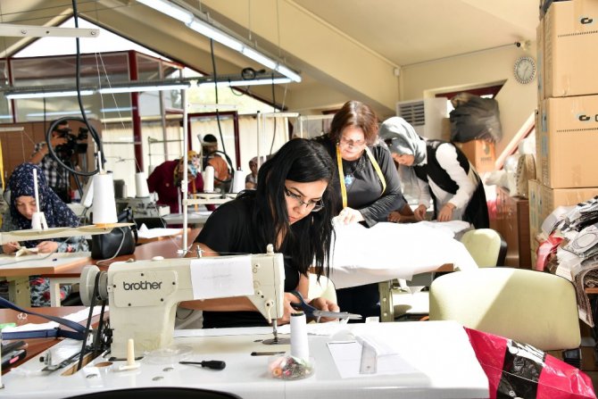 Öğretmen adayları KOMEK ve ASEM’de yeni açılan merkezler için ter döktü