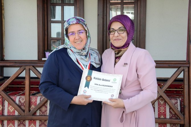 Konya’da bayat ekmekten yemek yarışması yapıldı