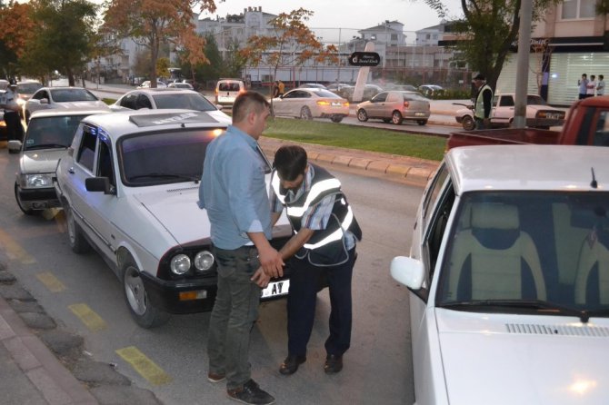 Aksaray’da polis ve jandarmadan modifiyeli araçlara ortak uygulama