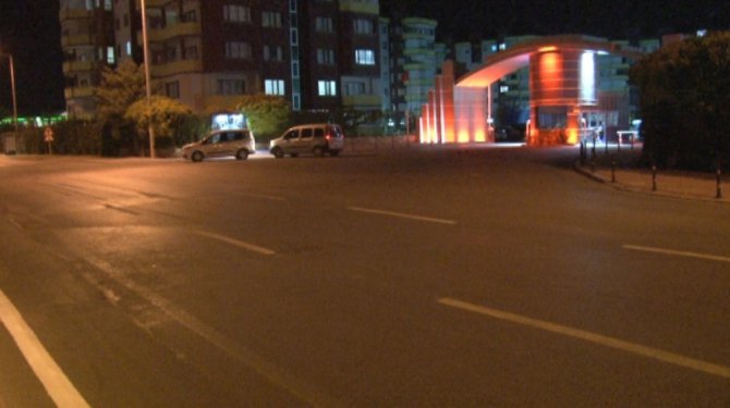 Otomobilin çarptığı kadın hayatını kaybetti