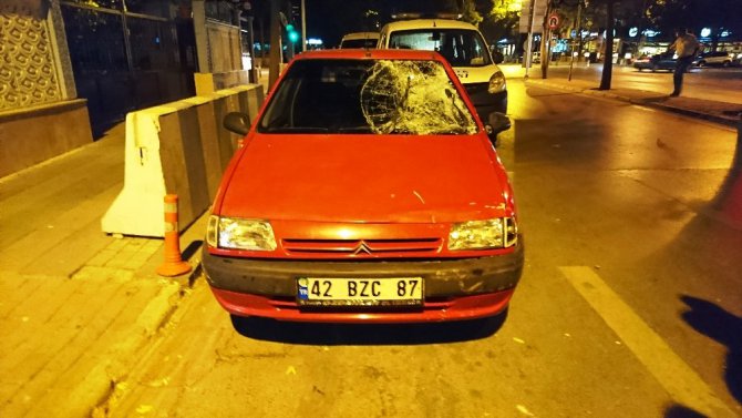 Otomobilin çarptığı kadın hayatını kaybetti
