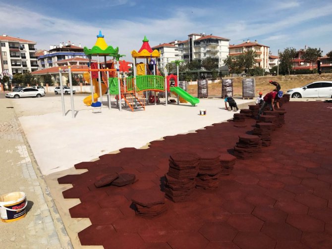Aksaray’da şehrin dört bir yanına modern parklar yapılıyor