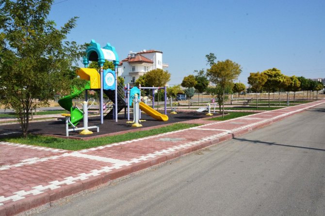 Aksaray’da şehrin dört bir yanına modern parklar yapılıyor