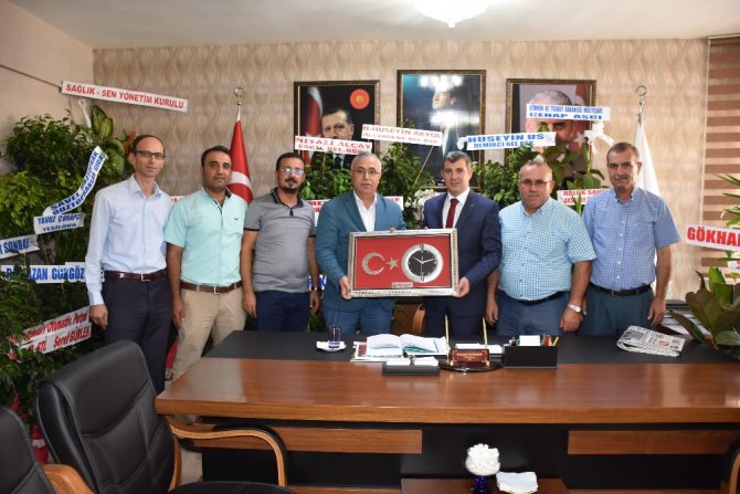 Aksaray Ticaret Borsası’ndan AK Partiye hayırlı olsun ziyareti