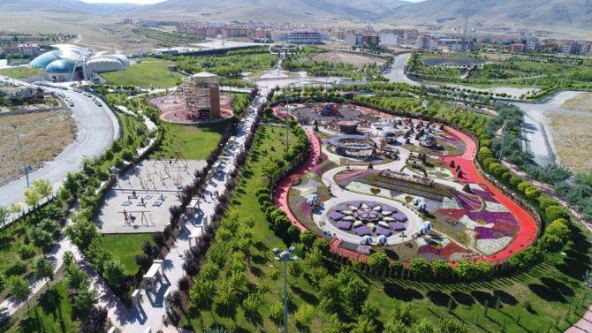 Kelebekler Vadisi Parkına 250 bin ziyaretçi