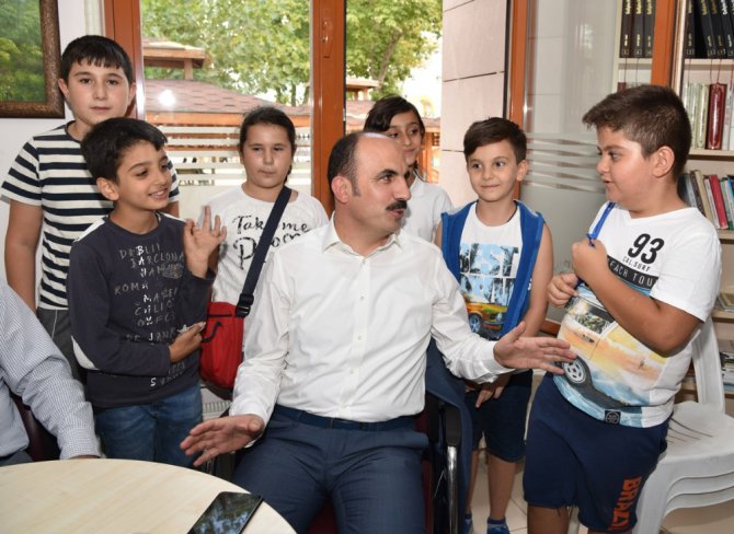 Altay, “Şehrin sorunlarına hemşehrilerimizle birlikte çözüm üretiyoruz”