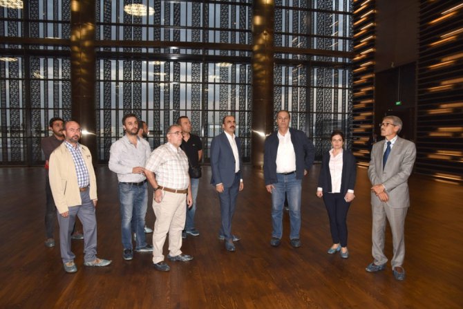 Mimarlar Selçuklu Kongre Merkezini gezdi