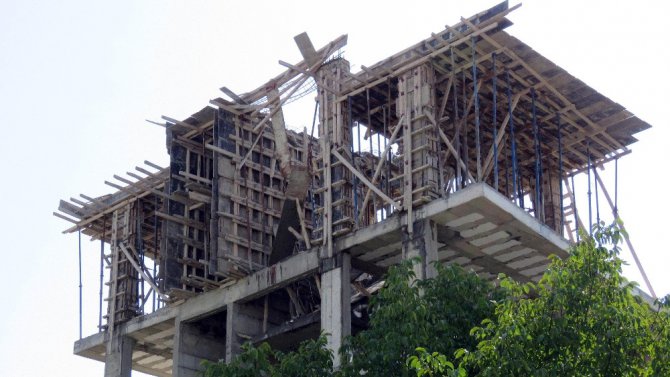 Konya’da inşaatın çatısında kalıp çöktü: 4 yaralı