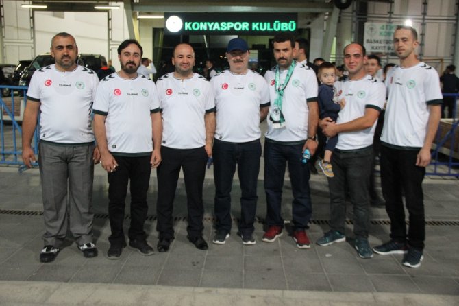 Zonguldaklı madenciler Atiker Konyaspor maçını izledi