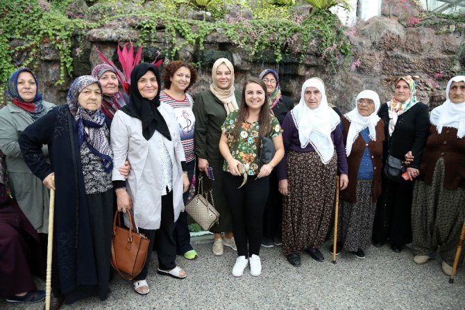 Aksaraylı şehit anneleri için Konya gezisi düzenledi