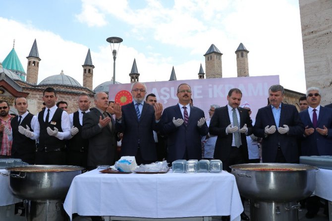 Cumhurbaşkanlığından Konya’da aşure dağıtımı