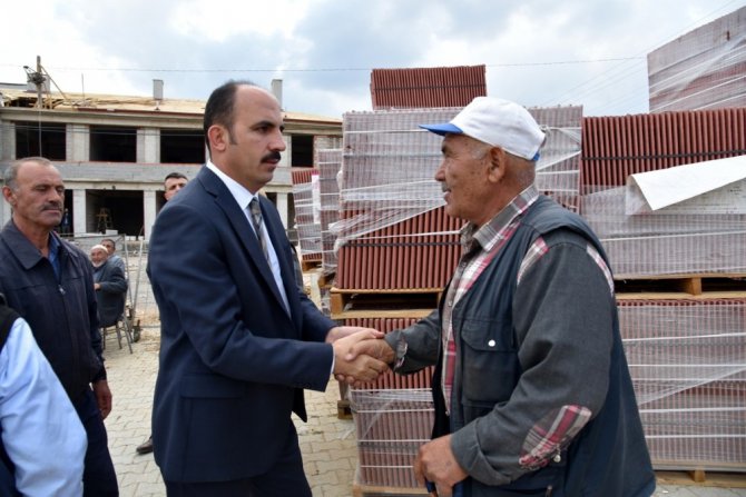 Tepekent’te Ticaret Merkezi’nin yapımı sürüyor