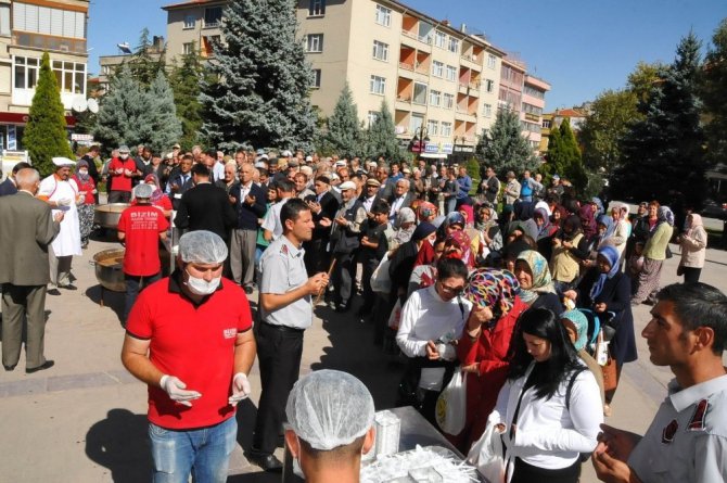 Akşehir Belediyesinden aşure ikramı
