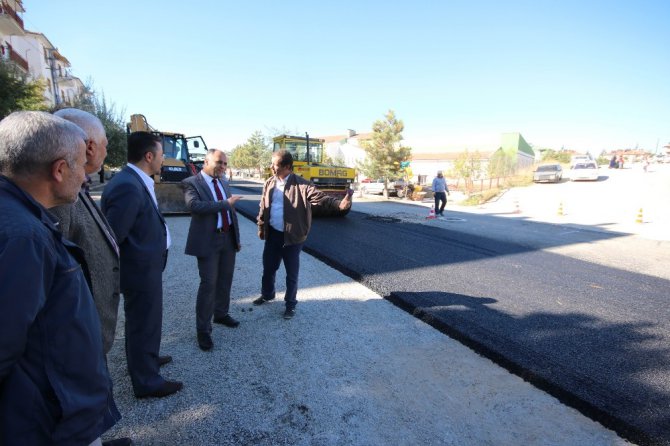 Başkan Özaltun, asfalt çalışmalarını inceledi